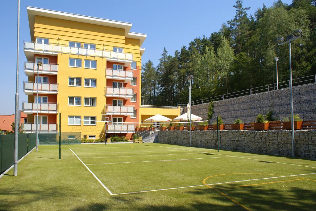 Akademie 4*